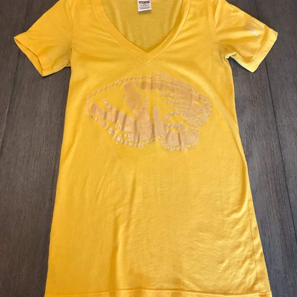 VS PINK Mizzou Shirt
